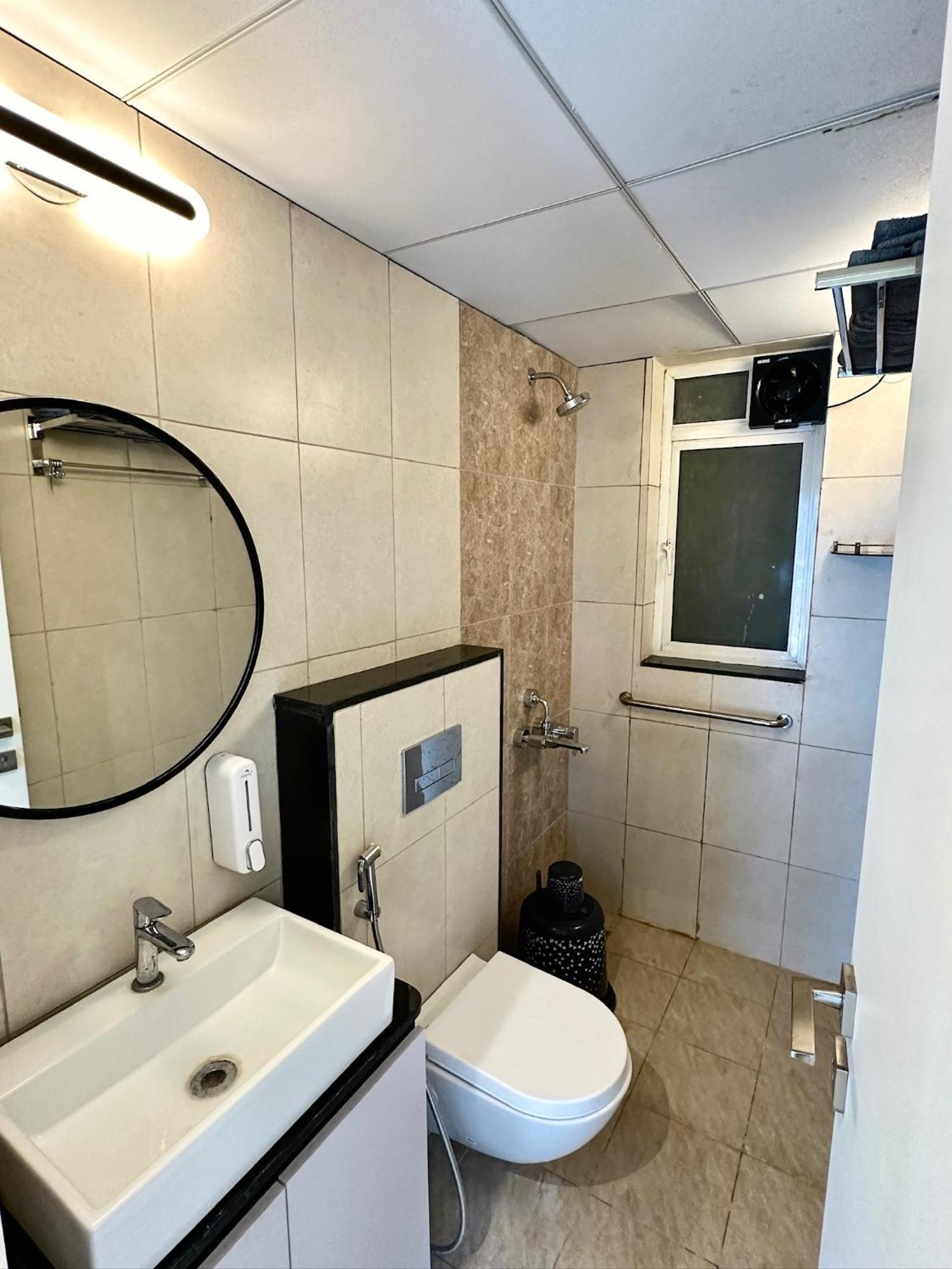Peacock Palace 2bhk Modern Ac Flat In Baner * Pune