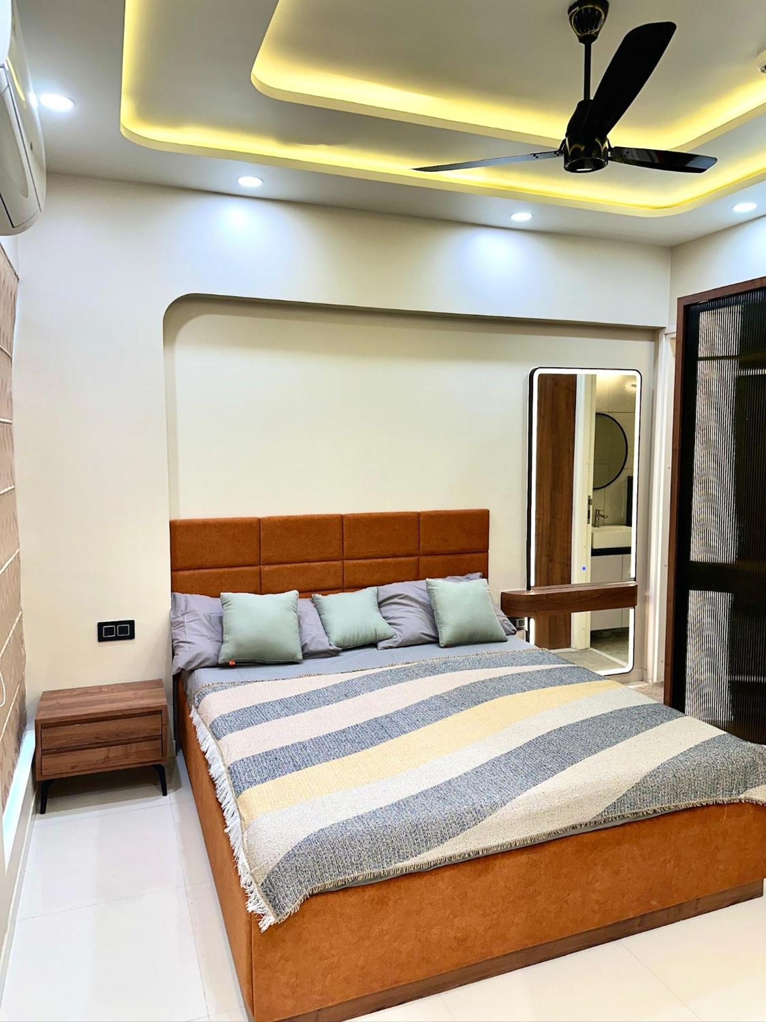 Peacock Palace 2bhk Modern Ac Flat In Baner *
