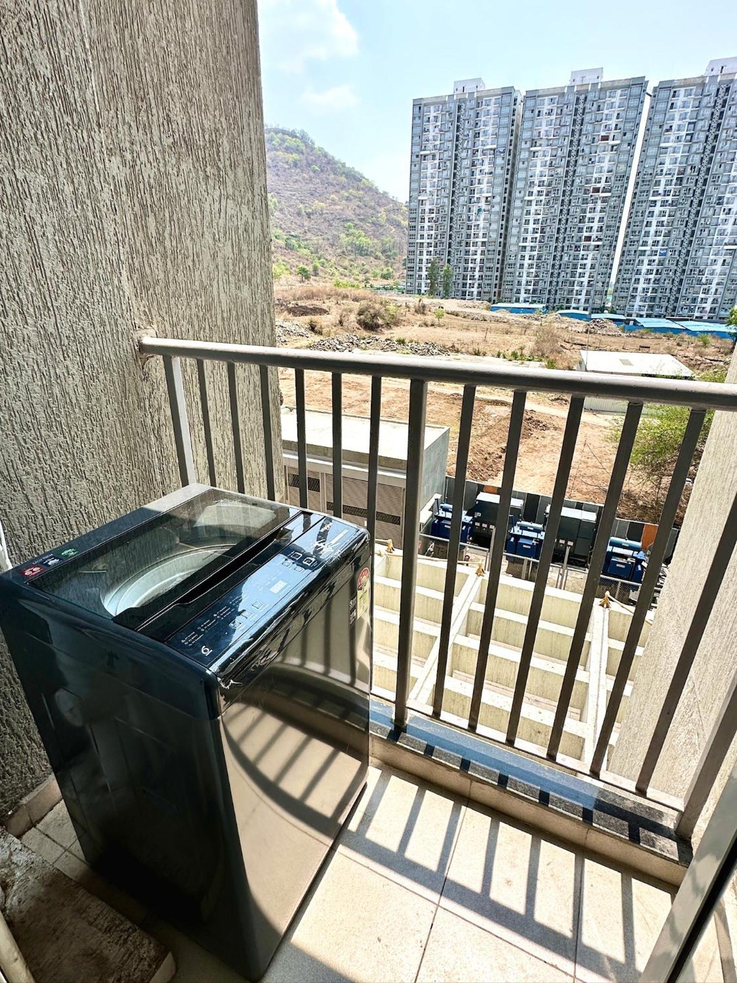 Peacock Palace 2bhk Modern Ac Flat In Baner *